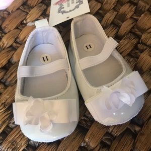 White baby flats